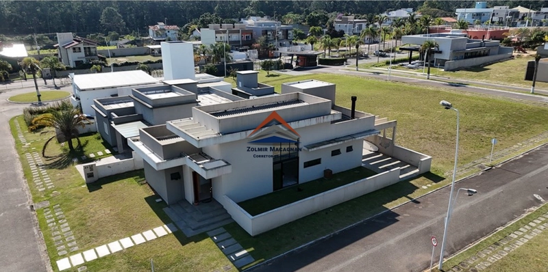 Lindo Sobrado em Condomínio Fechado em Florianópolis: 6ª foto da galeria de imagens do imóvel
