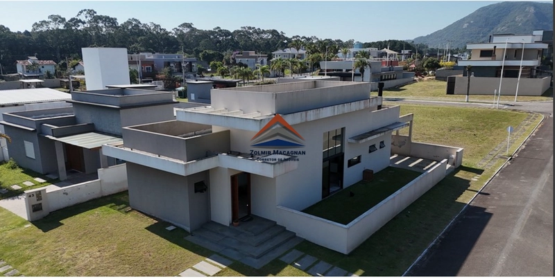 Lindo Sobrado em Condomínio Fechado em Florianópolis: 3ª foto da galeria de imagens do imóvel