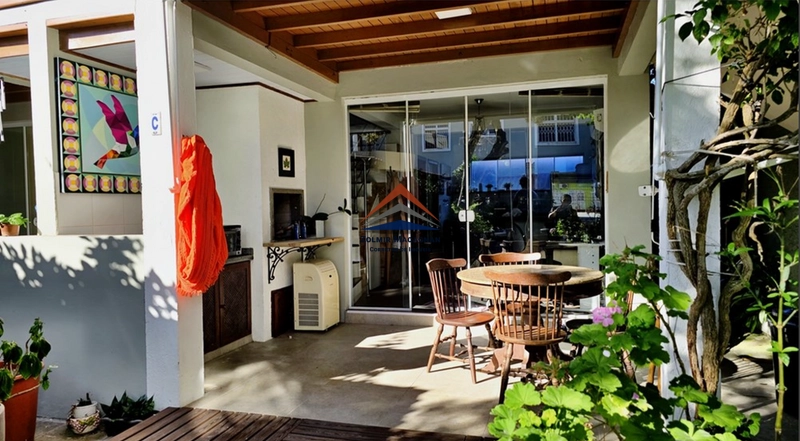 Òtima Casa a Venda em Ponta das Canas - Florianópolis SC: 2ª foto da galeria de imagens do imóvel