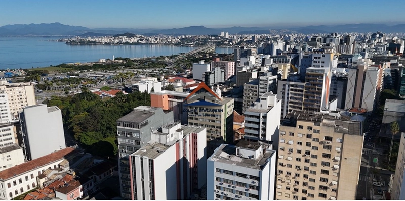 Sala Comercial no Centro de Florianópolis SC: 4ª foto da galeria de imagens do imóvel