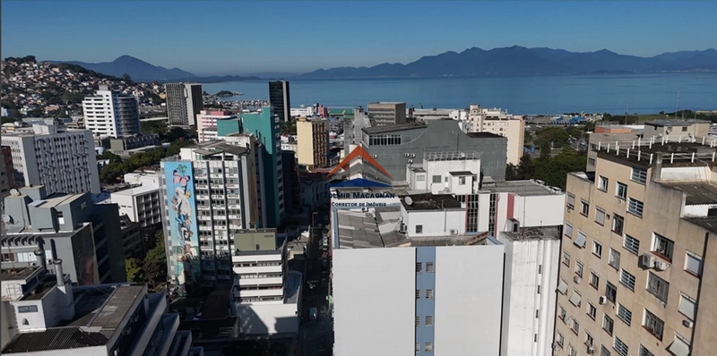 Sala Comercial no Centro de Florianópolis SC: 3ª foto da galeria de imagens do imóvel