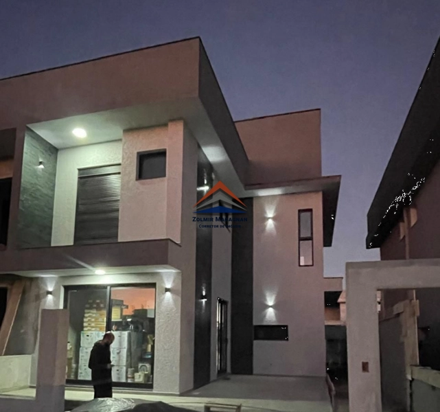 Sobrado 3 Dormitórios Próximo a Praia no Campeche -Florianópolis: 4ª foto da galeria de imagens do imóvel