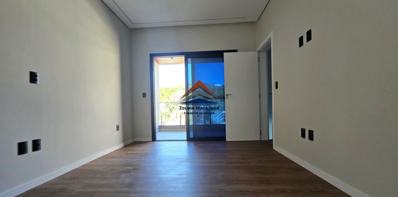 Casa Três Suítes em Jurerê - Florianópolis SC: 2ª foto da galeria de imagens do imóvel