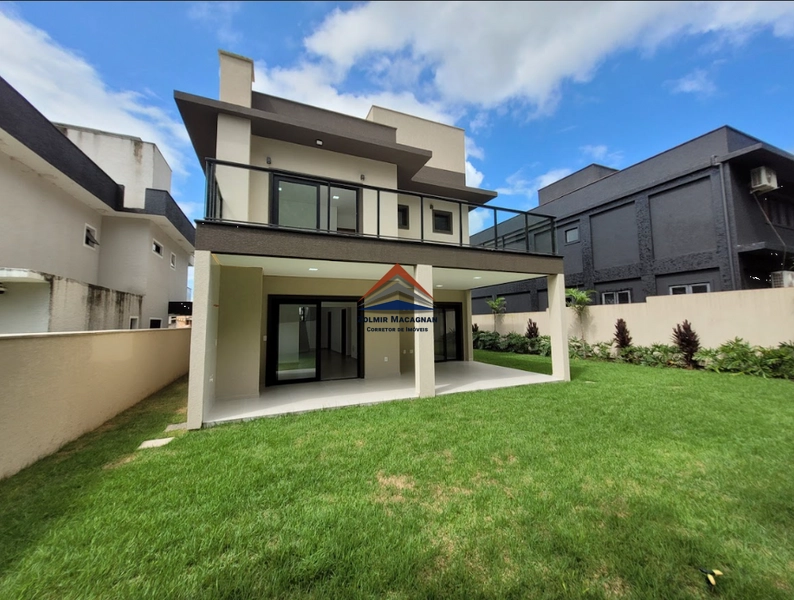 Linda Casa 4 Dormitórios a Venda no Norte da Ilha em Florianópolis SC: 5ª foto da galeria de imagens do imóvel