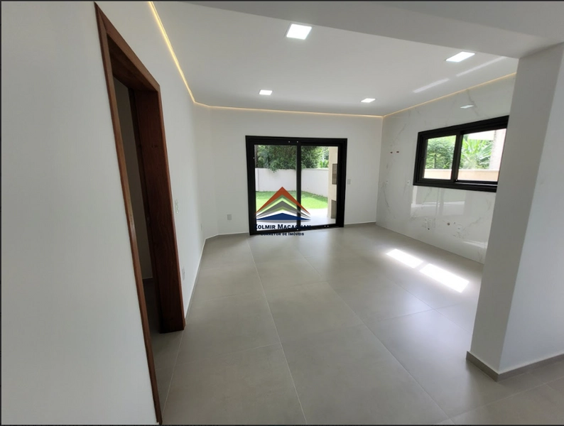 Linda Casa 4 Dormitórios a Venda no Norte da Ilha em Florianópolis SC: 13ª foto da galeria de imagens do imóvel