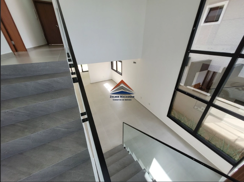 Linda Casa 4 Dormitórios a Venda no Norte da Ilha em Florianópolis SC: 2ª foto da galeria de imagens do imóvel