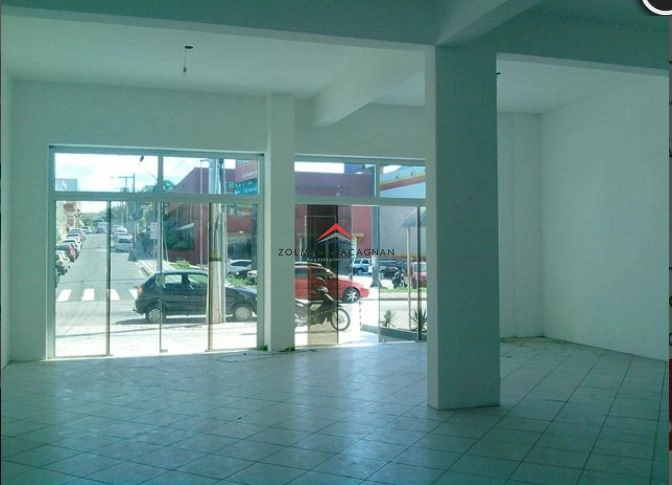 Excelente loja térrea à Venda no bairro Estreito em Florianópolis SC: 2ª foto da galeria de imagens do imóvel