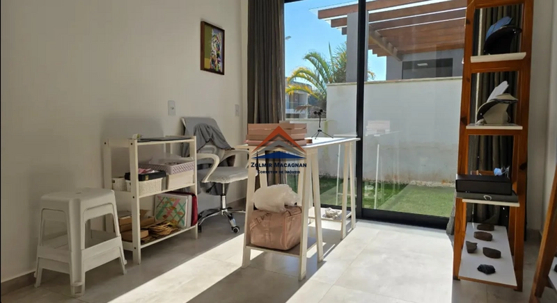 Casa Térrea 4 Dormitórios Em Condomínio À Vendaem Florianópolis: 3ª foto da galeria de imagens do imóvel