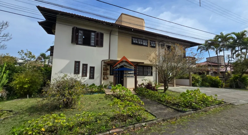 Casa Em Condomínio à Venda no Cacupé - Florianópolis: 3ª foto da galeria de imagens do imóvel