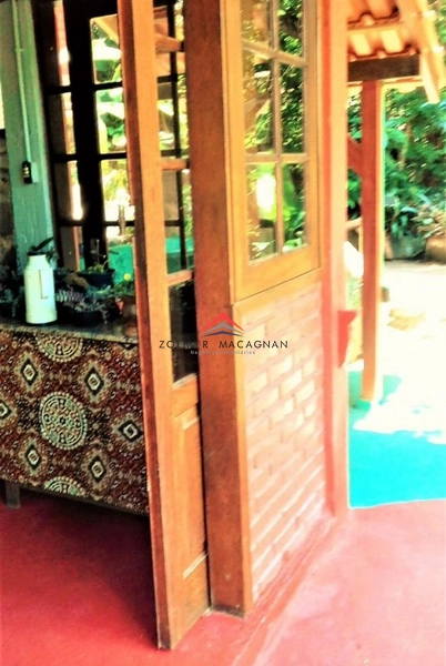 Casa em meio a Natureza a 300 metros da praia à Venda em Florianópolis: 1ª foto da galeria de imagens do imóvel