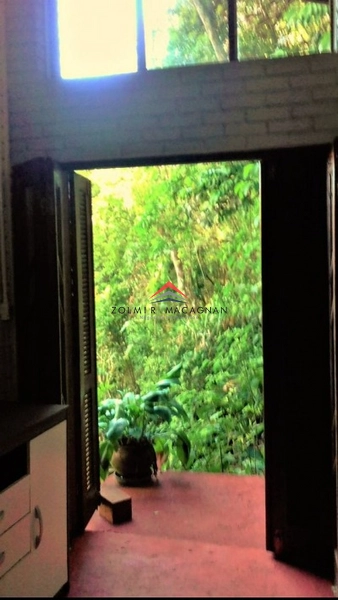 Casa em meio a Natureza a 300 metros da praia à Venda em Florianópolis: 3ª foto da galeria de imagens do imóvel
