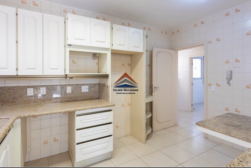 Apartamento 4 Dormnitórios no Centro de Florianópolis: 12ª foto da galeria de imagens do imóvel