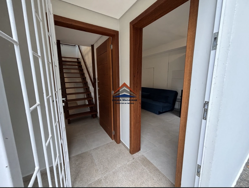 Casa 3 Suítes Com Vista Para o Mar a Venda em Sambaqui - Florianópolis: 17ª foto da galeria de imagens do imóvel