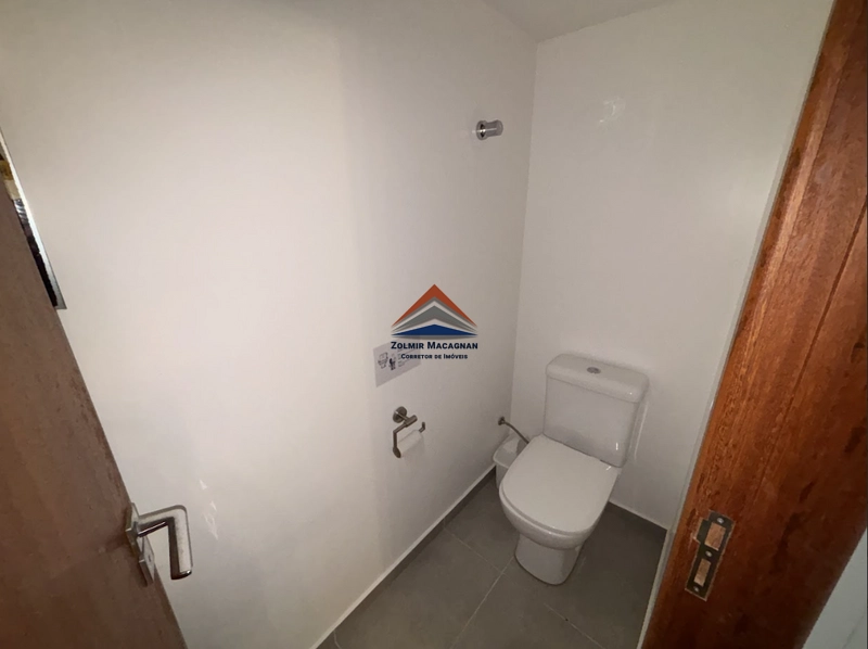 Casa 3 Suítes Com Vista Para o Mar a Venda em Sambaqui - Florianópolis: 43ª foto da galeria de imagens do imóvel