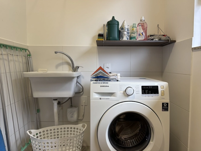 Casa 3 Suítes Com Vista Para o Mar a Venda em Sambaqui - Florianópolis: 30ª foto da galeria de imagens do imóvel