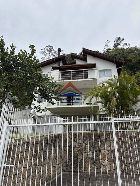 Casa 3 Suítes Com Vista Para o Mar a Venda em Sambaqui - Florianópolis: 23ª foto da galeria de imagens do imóvel