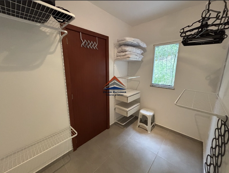 Casa 3 Suítes Com Vista Para o Mar a Venda em Sambaqui - Florianópolis: 5ª foto da galeria de imagens do imóvel