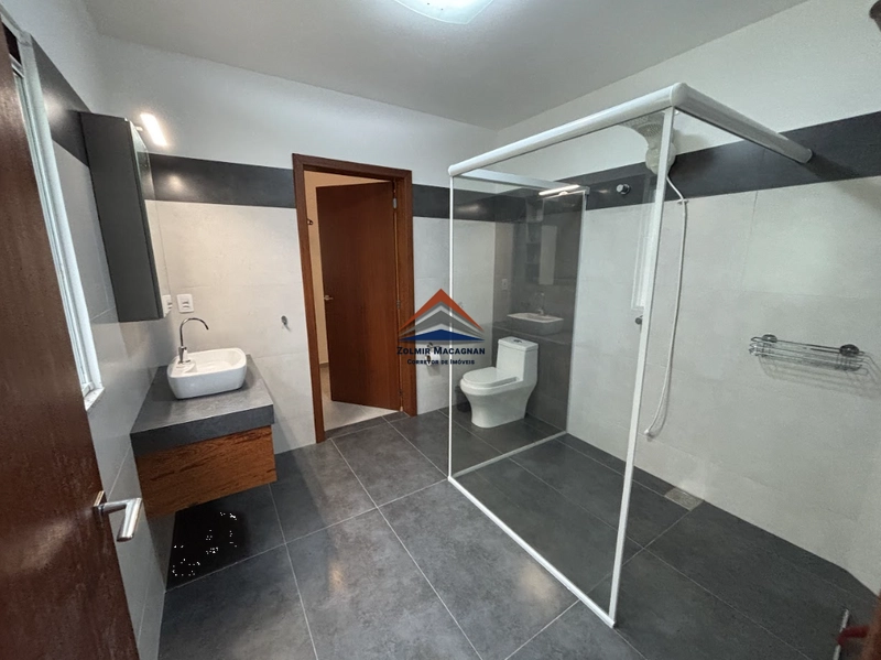 Casa 3 Suítes Com Vista Para o Mar a Venda em Sambaqui - Florianópolis: 46ª foto da galeria de imagens do imóvel