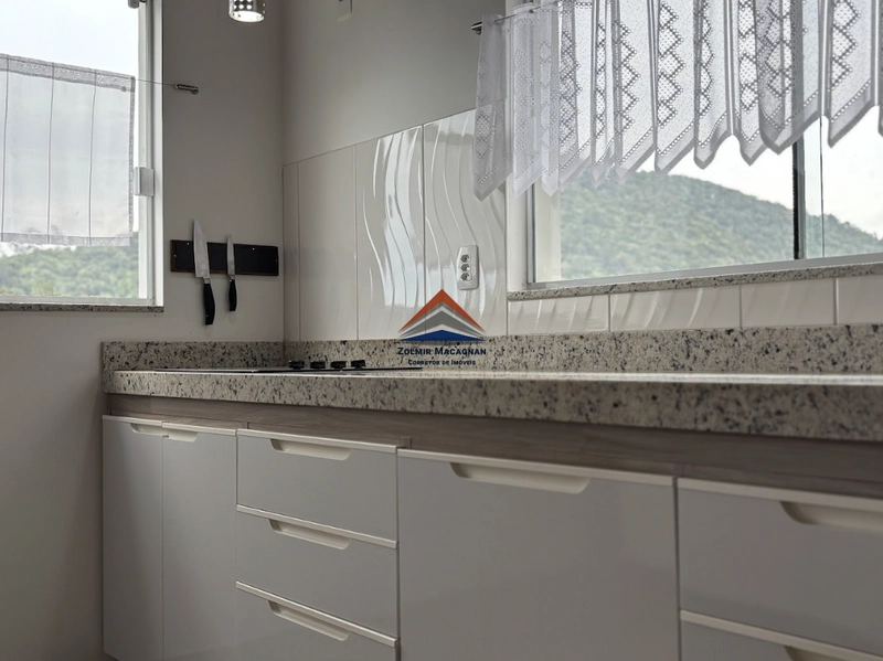 Casa 3 Suítes Com Vista Para o Mar a Venda em Sambaqui - Florianópolis: 37ª foto da galeria de imagens do imóvel