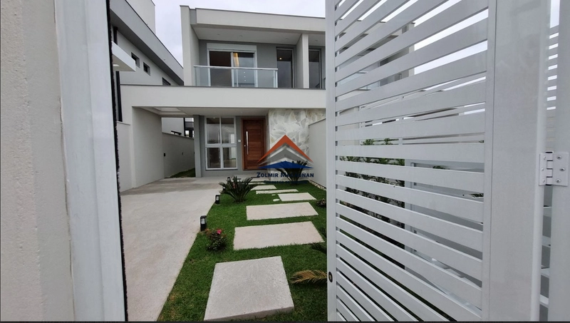 Casa 3 Dormitórios à Venda  à 300 metros da praia do Campeche: 30ª foto da galeria de imagens do imóvel