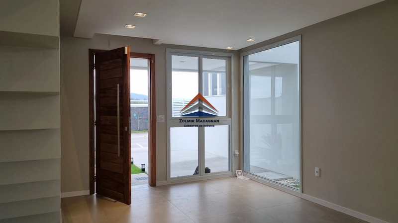 Casa 3 Dormitórios à Venda  à 300 metros da praia do Campeche: 15ª foto da galeria de imagens do imóvel