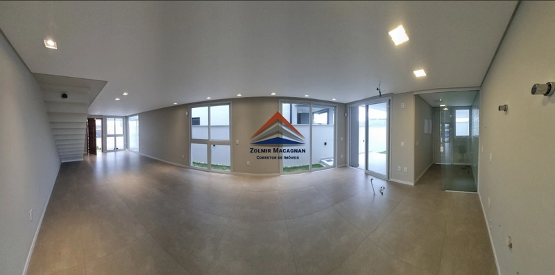 Casa 3 Dormitórios à Venda  à 300 metros da praia do Campeche: 12ª foto da galeria de imagens do imóvel