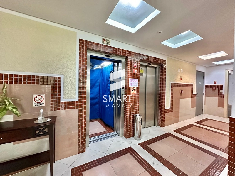 VISTA PANORÂMICA ENTRE O MAR E A SERRA! APARTAMENTO DE ESQUINA – ED. ARCOS DA AVENIDA 801: 2ª foto da galeria de imagens do imóvel