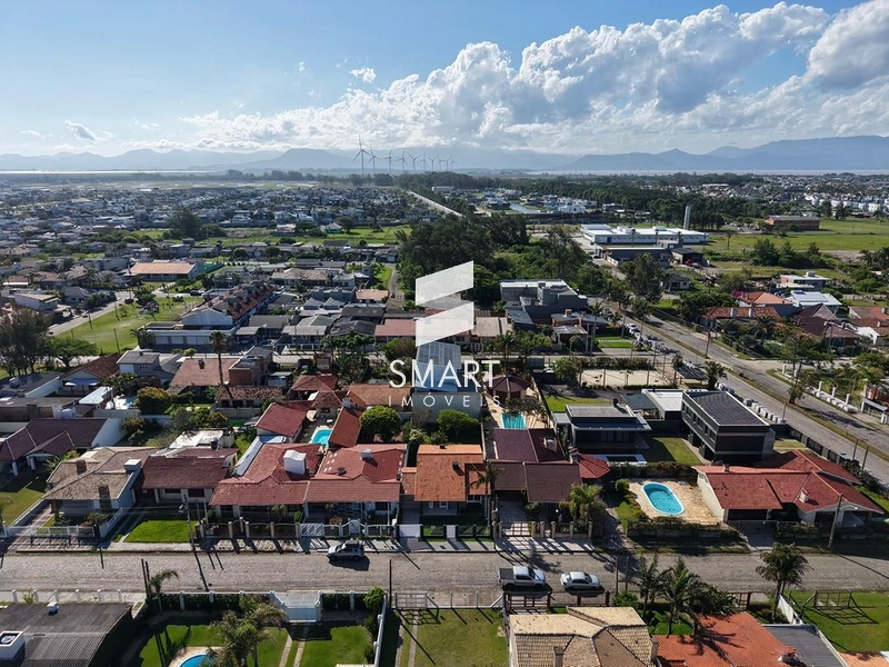 Casa Térrea Nova no Centro de Xangri-Lá | Frente Leste e Amplo Pátio: 25ª foto da galeria de imagens do imóvel
