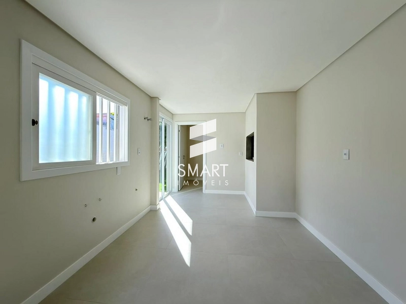 Casa Térrea Nova no Centro de Xangri-Lá | Frente Leste e Amplo Pátio: 5ª foto da galeria de imagens do imóvel