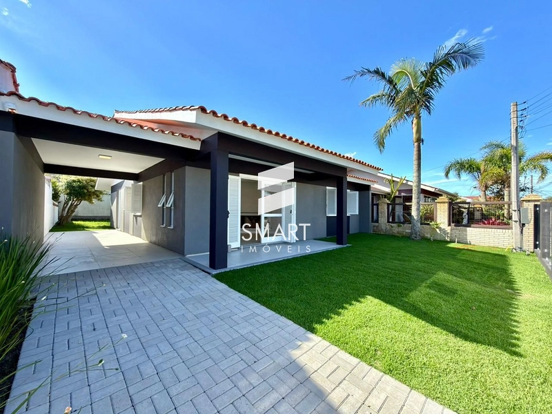 Casa Térrea Nova no Centro de Xangri-Lá | Frente Leste e Amplo Pátio: 2ª foto da galeria de imagens do imóvel