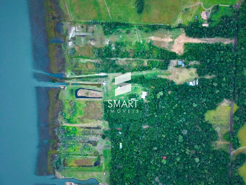 UM REFÚGIO ÚNICO À BEIRA DA LAGOA: LUXO, NATUREZA E PRIVACIDADE EM UM SÓ LUGAR: 3ª foto da galeria de imagens do imóvel