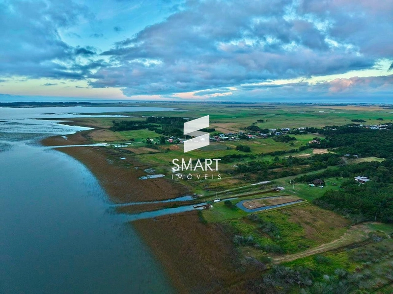 UM REFÚGIO ÚNICO À BEIRA DA LAGOA: LUXO, NATUREZA E PRIVACIDADE EM UM SÓ LUGAR: 8ª foto da galeria de imagens do imóvel