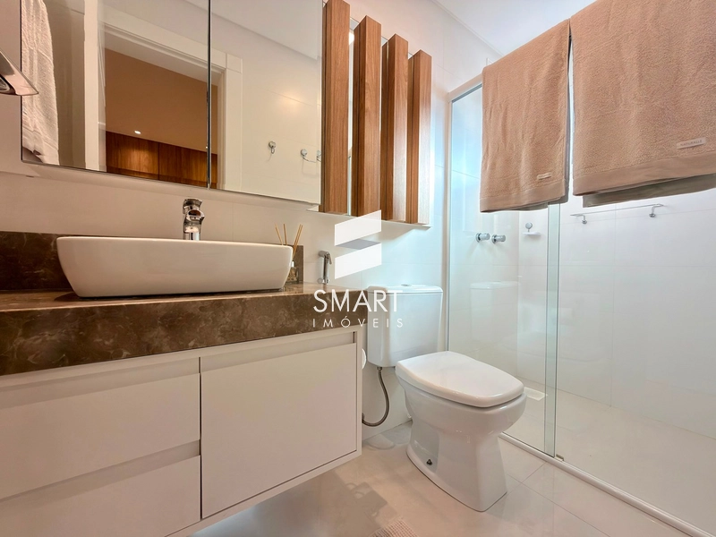 APARTAMENTO DE ESQUINA MOBILIADO E DECORADO COM VISTA PARA O MAR E A SERRA: 34ª foto da galeria de imagens do imóvel
