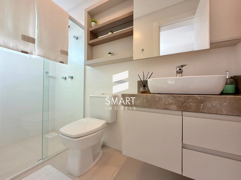 APARTAMENTO DE ESQUINA MOBILIADO E DECORADO COM VISTA PARA O MAR E A SERRA: 30ª foto da galeria de imagens do imóvel