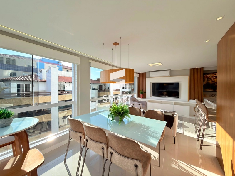 APARTAMENTO DE ESQUINA MOBILIADO E DECORADO COM VISTA PARA O MAR E A SERRA: 13ª foto da galeria de imagens do imóvel