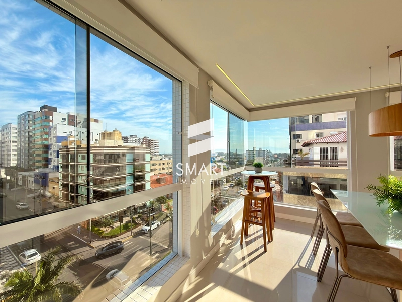 APARTAMENTO DE ESQUINA MOBILIADO E DECORADO COM VISTA PARA O MAR E A SERRA: 10ª foto da galeria de imagens do imóvel