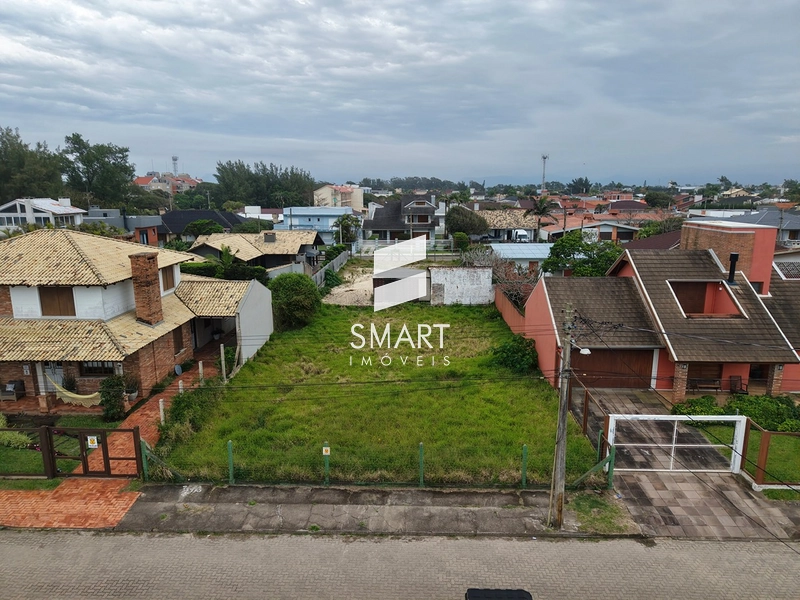 Exclusividade e Sofisticação a Uma Quadra do Mar em Atlântida: 1ª foto da galeria de imagens do imóvel