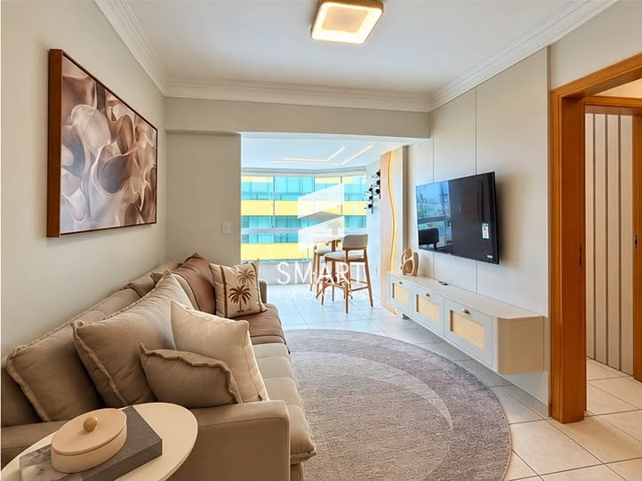 SOFISTICAÇÃO E VISTA MAR NO EDIFÍCIO TUIANE | 85 M² PRIVATIVOS • 2 DORMITÓRIOS • 1 SUÍTE • AMPLO TERRAÇO PRIVATIVO • MOBILIADO E DECORADO • EXCELENTE VAGA DE GARAGEM: 1ª foto da galeria de imagens do imóvel