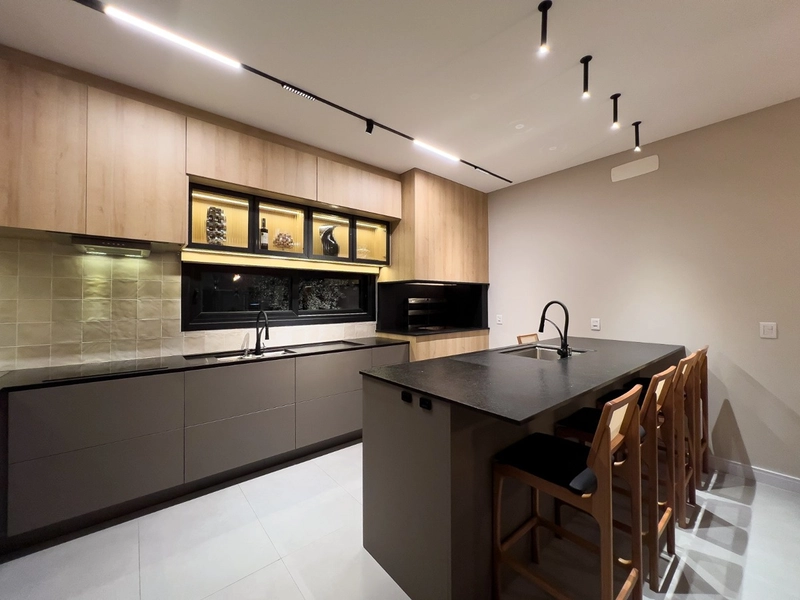 CASA COM 4 SUÍTES FINAMENTE MOBILIADA E DECORADA!: 22ª foto da galeria de imagens do imóvel