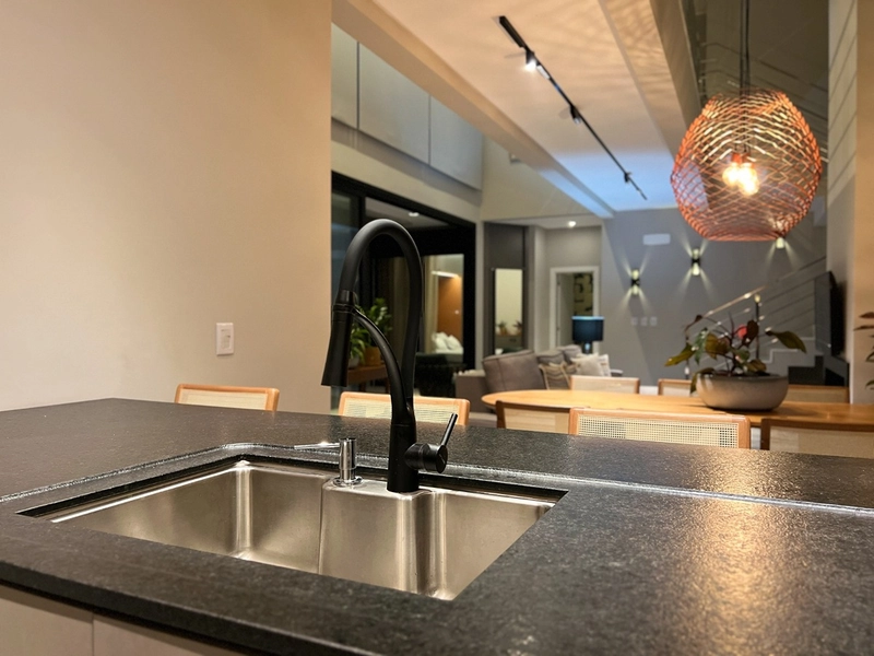 CASA COM 4 SUÍTES FINAMENTE MOBILIADA E DECORADA!: 70ª foto da galeria de imagens do imóvel