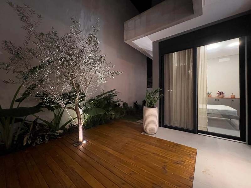 CASA COM 4 SUÍTES FINAMENTE MOBILIADA E DECORADA!: 5ª foto da galeria de imagens do imóvel