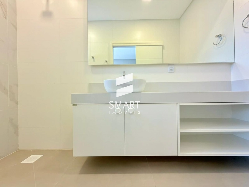  Luxo, Conforto e Sofisticação no Condomínio Velas da Marina! A Casa Perfeita Para Quem Busca Qualidade de Vida e Exclusividade!: 16ª foto da galeria de imagens do imóvel