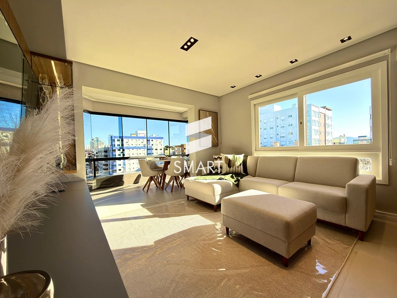 Vista para o Mar e a Serra | Apartamento Sofisticado, Mobiliado e Decorado, com Sacada Gourmet no Centro de Capão da Canoa: 1ª foto da galeria de imagens do imóvel