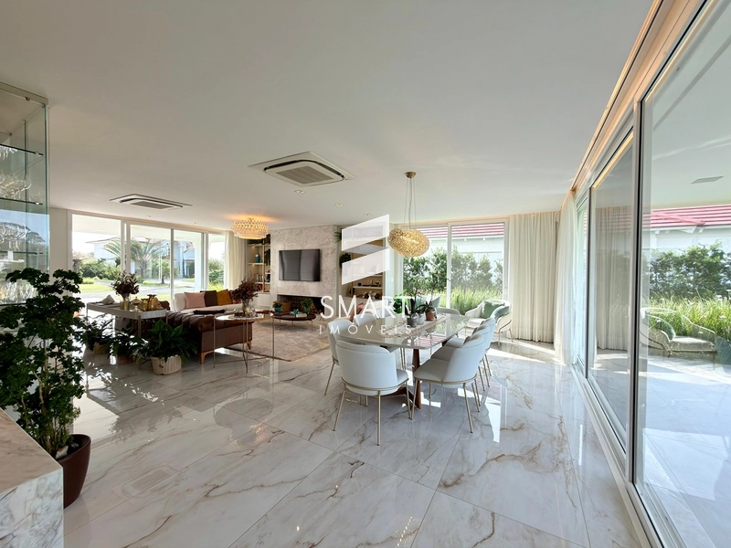 UMA RESIDÊNCIA EXTRAORDINÁRIA NO GREEN VILLAGE | 5 SUÍTES, 430 M² E UM PROJETO DE ALTO PADRÃO EM XANGRI-LÁ: 1ª foto da galeria de imagens do imóvel