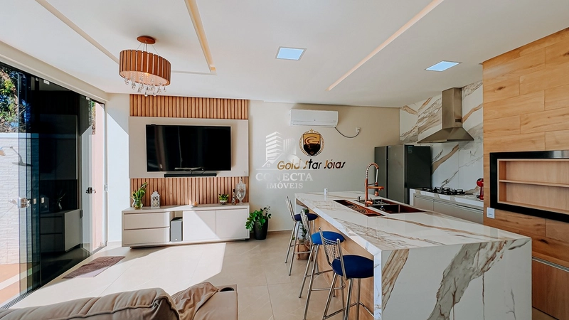 Casa de Esquina, com piscina à venda: 6ª foto da galeria de imagens do imóvel