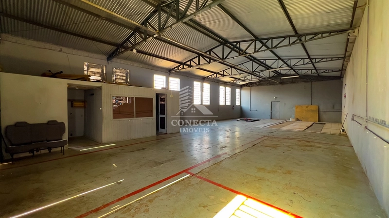 Pavilhão a venda próximo a Expedicionário Weber.: 2ª foto da galeria de imagens do imóvel
