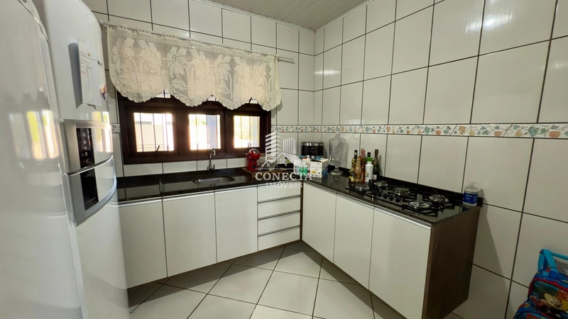 Casa com piscina na Ouro verde: 3ª foto da galeria de imagens do imóvel