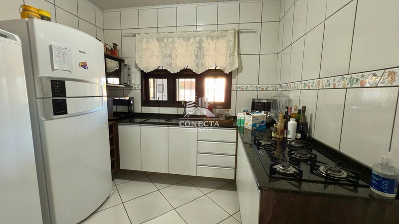 Casa com piscina na Ouro verde: 4ª foto da galeria de imagens do imóvel