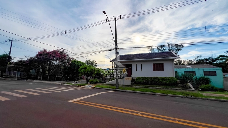 Casa de esquina a venda no Centro próximo ao Hospital Vida e Saúde: 15ª foto da galeria de imagens do imóvel