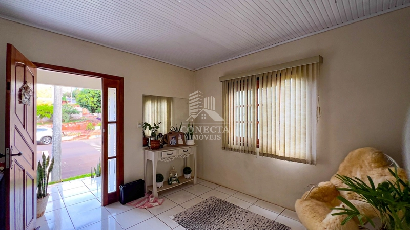 Casa de esquina a venda no Centro próximo ao Hospital Vida e Saúde: 4ª foto da galeria de imagens do imóvel